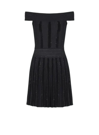 Abito con spalle scoperte in maglia glitterata