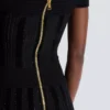 Abito con spalle scoperte in maglia glitterata Abito con spalle scoperte in maglia glitterata