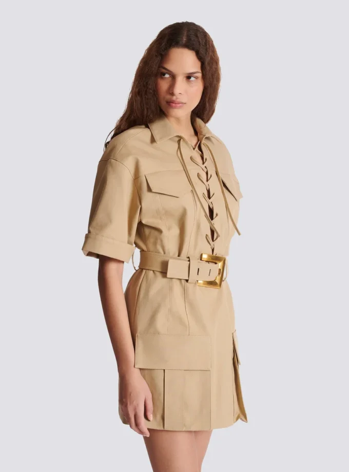 Abito corto in gabardine di cotone con lacci
