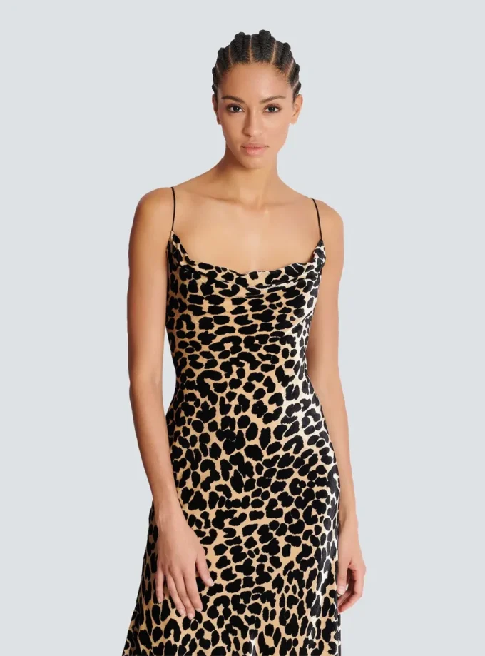 Abito fluido in velluto con stampa leopardata
