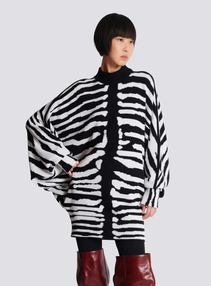 Abito in maglia con intarsio zebrato Abito in maglia con intarsio zebrato