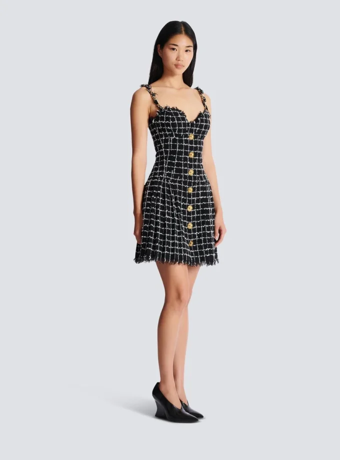 Abito in tweed con spalline a catena Abito in tweed con spalline a catena