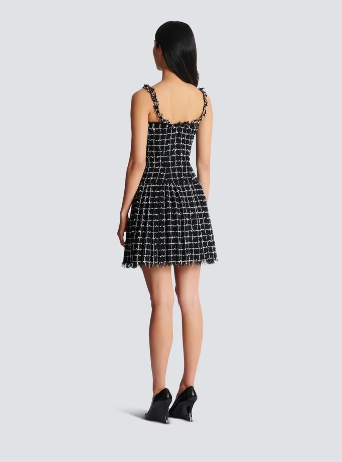 Abito in tweed con spalline a catena Abito in tweed con spalline a catena