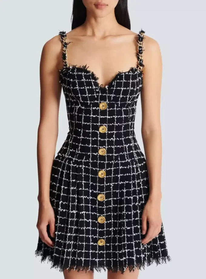 Abito in tweed con spalline a catena Abito in tweed con spalline a catena