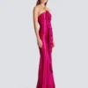 Abito lungo drappeggiato con bustier e dettagli decorativi Abito lungo drappeggiato con bustier e dettagli decorativi