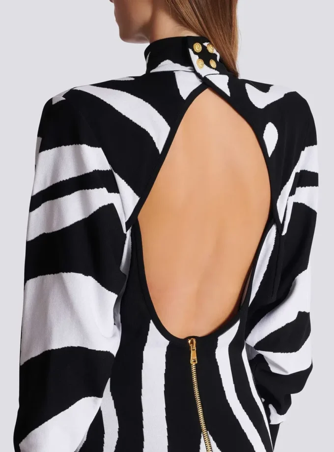 Abito lungo in maglia con intarsio zebrato Abito lungo in maglia con intarsio zebrato