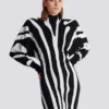 Abito lungo in maglia con intarsio zebrato Abito lungo in maglia con intarsio zebrato