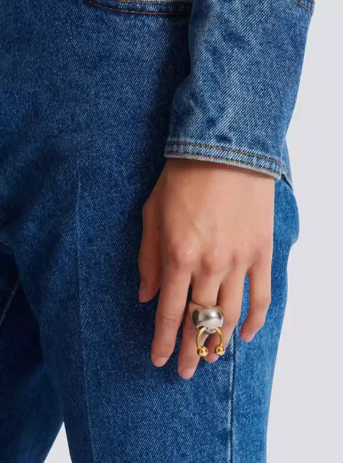 Anello sferico con piercing