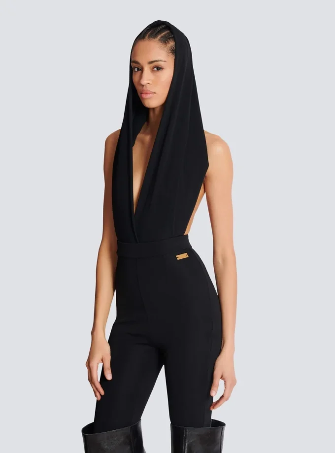 Body drappeggiato con cappuccio Body drappeggiato con cappuccio
