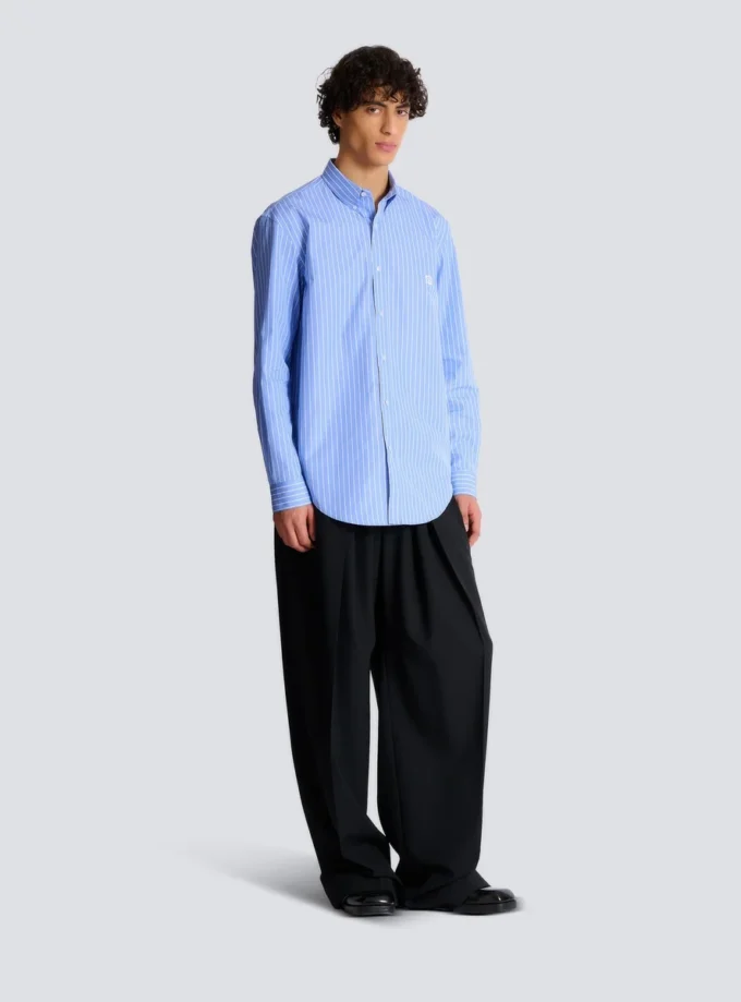 Camicia a righe dalla vestibilità regolare Camicia a righe dalla vestibilità regolare