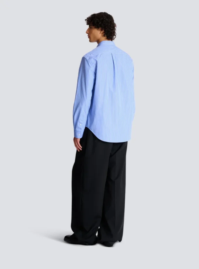 Camicia a righe dalla vestibilità regolare Camicia a righe dalla vestibilità regolare