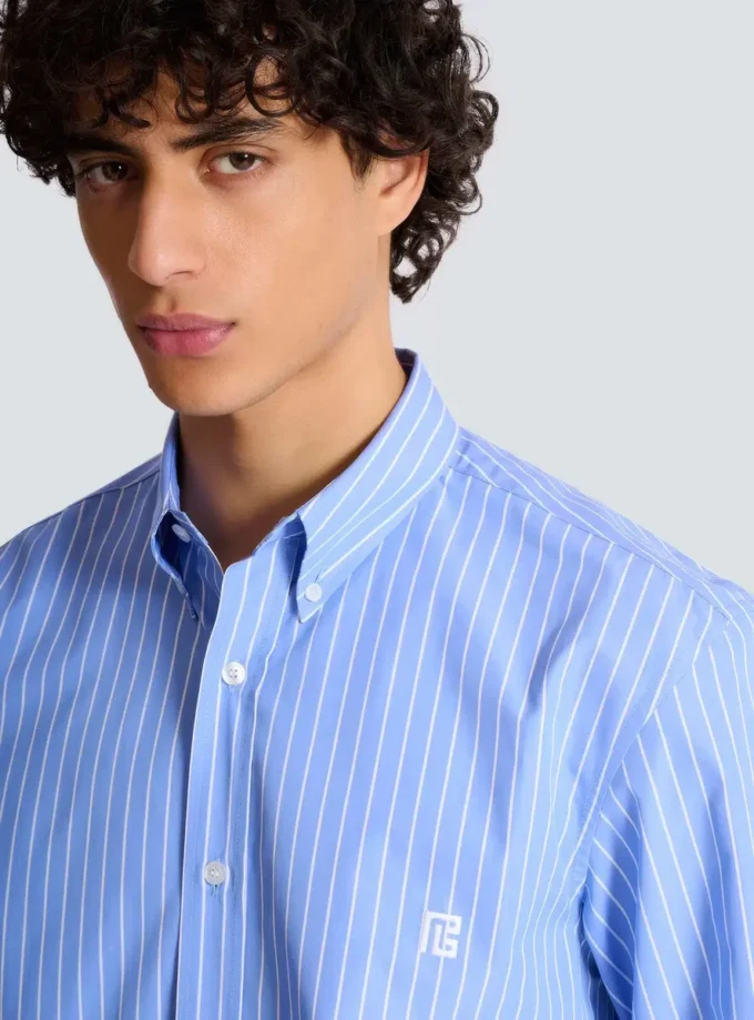 Camicia a righe dalla vestibilità regolare Camicia a righe dalla vestibilità regolare