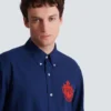 Camicia College Emblem in cotone Oxford Camicia College Emblem in cotone Oxford