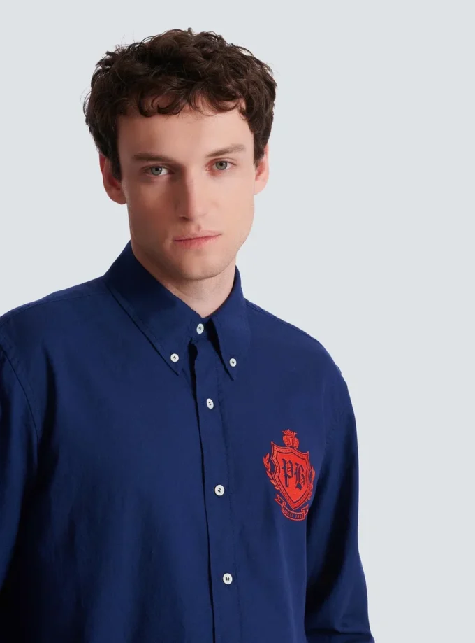 Camicia College Emblem in cotone Oxford Camicia College Emblem in cotone Oxford