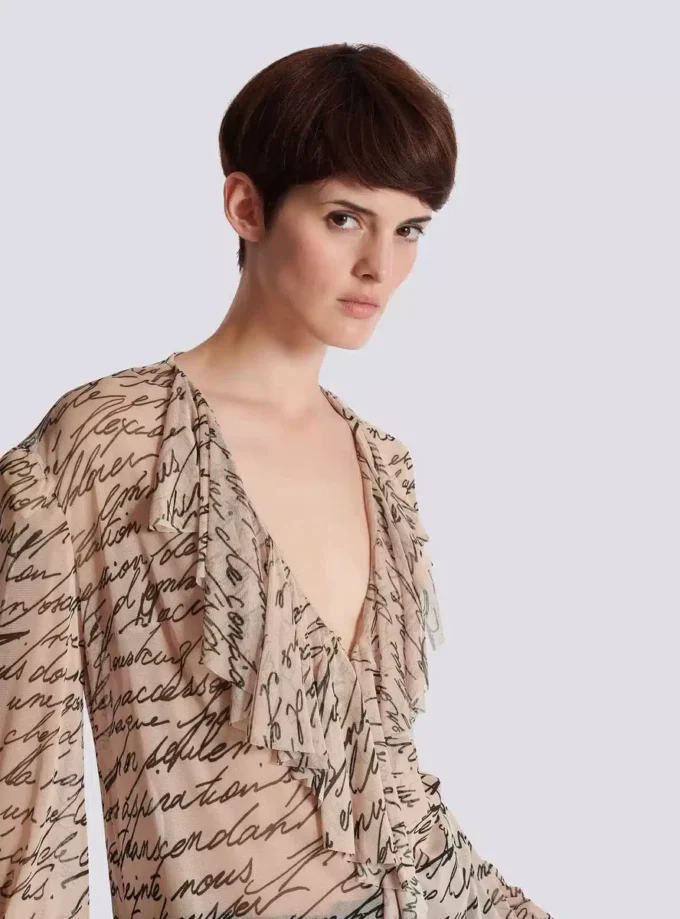 Camicia con stampa a volant e lettere d’amore Camicia con stampa a volant e lettere d’amore