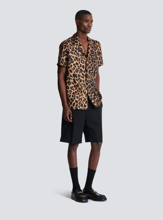 Camicia da pigiama in seta con stampa leopardata Camicia da pigiama in seta con stampa leopardata