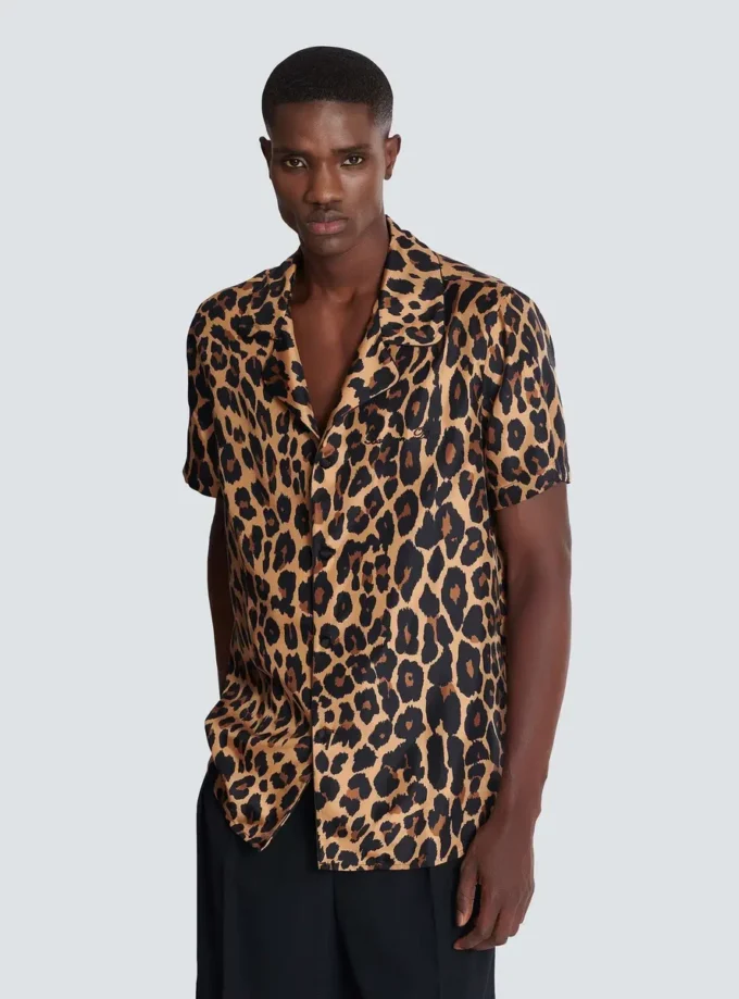 Camicia da pigiama in seta con stampa leopardata Camicia da pigiama in seta con stampa leopardata