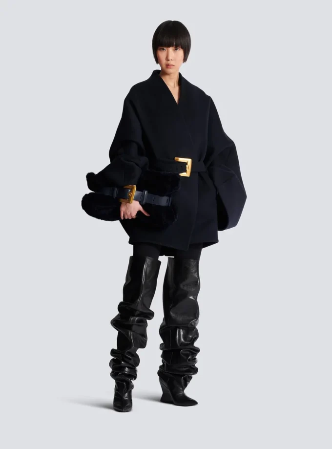 Cappotto corto avvolgente in lana