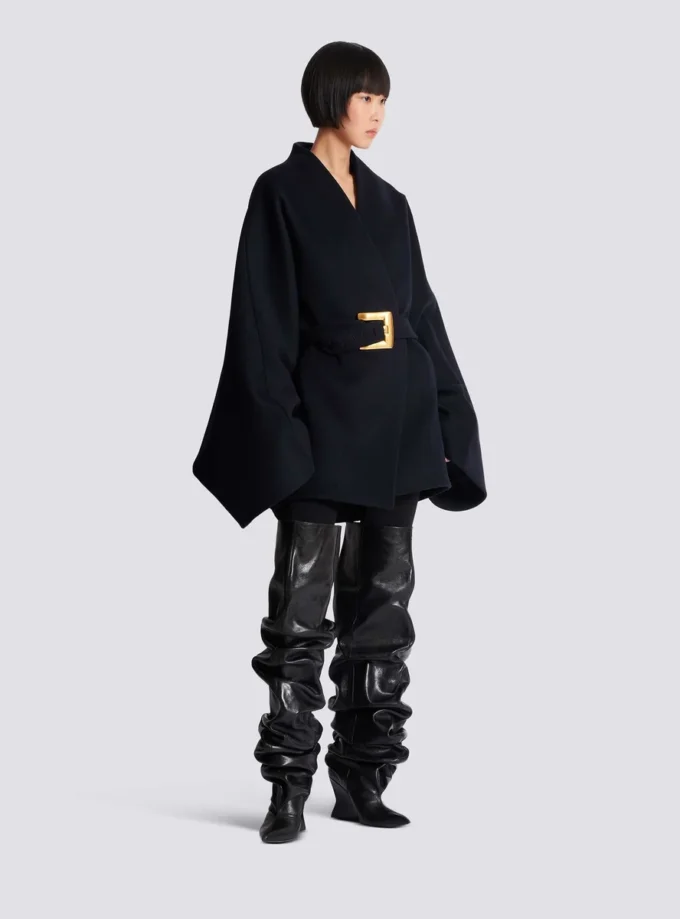 Cappotto corto avvolgente in lana