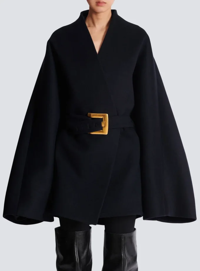 Cappotto corto avvolgente in lana