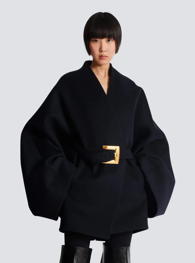 Cappotto corto avvolgente in lana