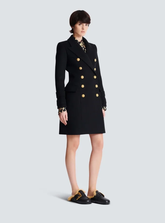 Cappotto in lana e cashmere con 10 bottoni