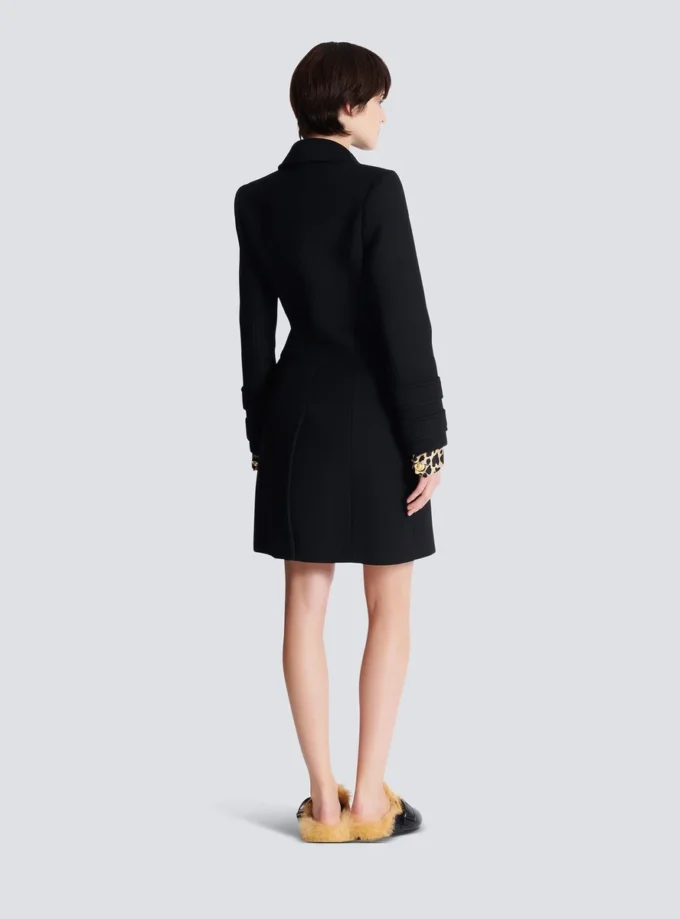Cappotto in lana e cashmere con 10 bottoni