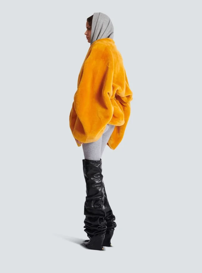 Cappotto in shearling con cintura Cappotto in shearling con cintura