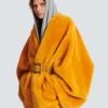 Cappotto in shearling con cintura Cappotto in shearling con cintura
