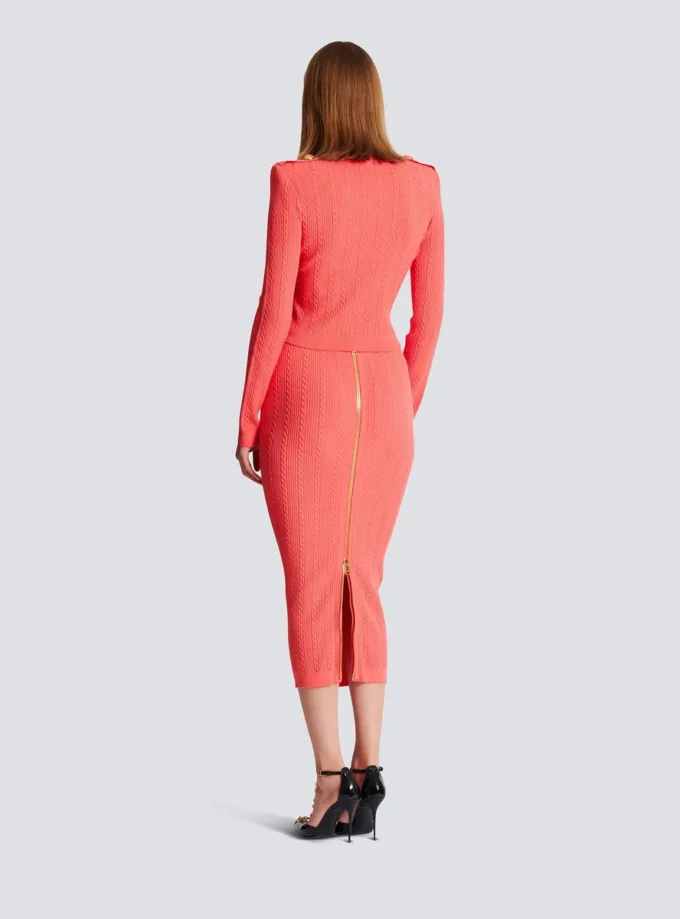 Cardigan a maniche lunghe con lavorazione a trecce Cardigan a maniche lunghe con lavorazione a trecce