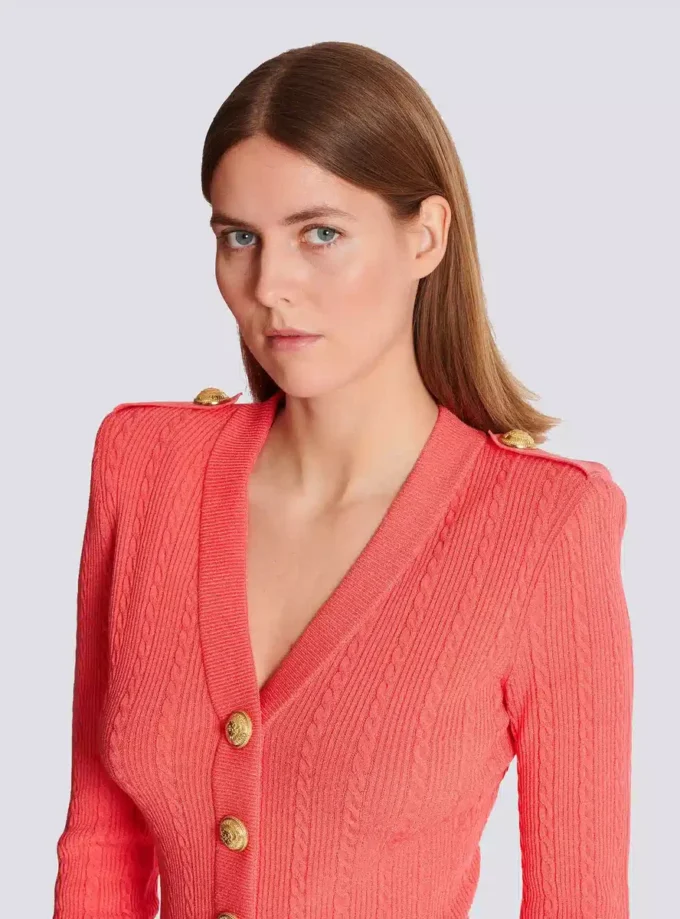 Cardigan a maniche lunghe con lavorazione a trecce Cardigan a maniche lunghe con lavorazione a trecce