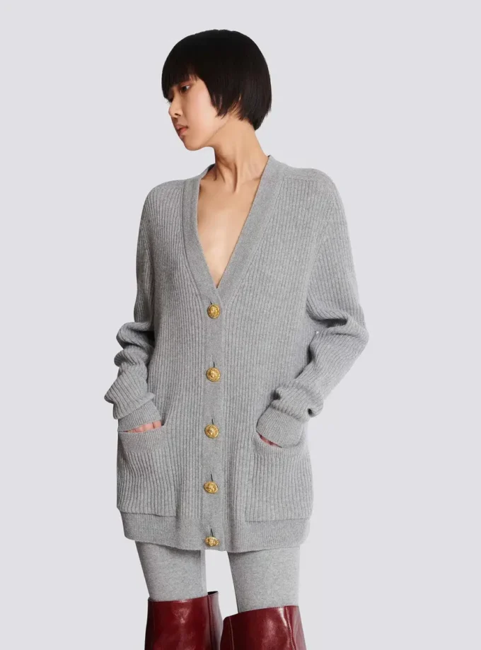 Cardigan in cashmere con bottoni Cardigan in cashmere con bottoni