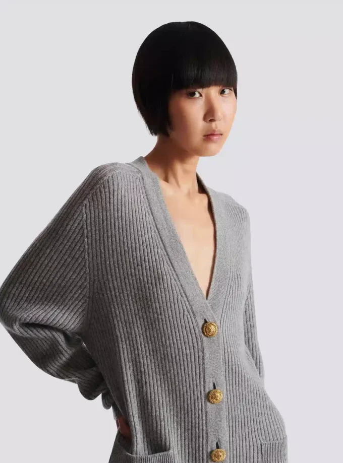 Cardigan in cashmere con bottoni Cardigan in cashmere con bottoni