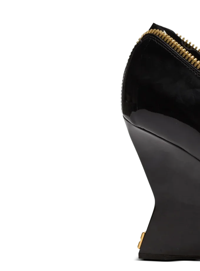 Décolleté con zeppa e zip in vernice