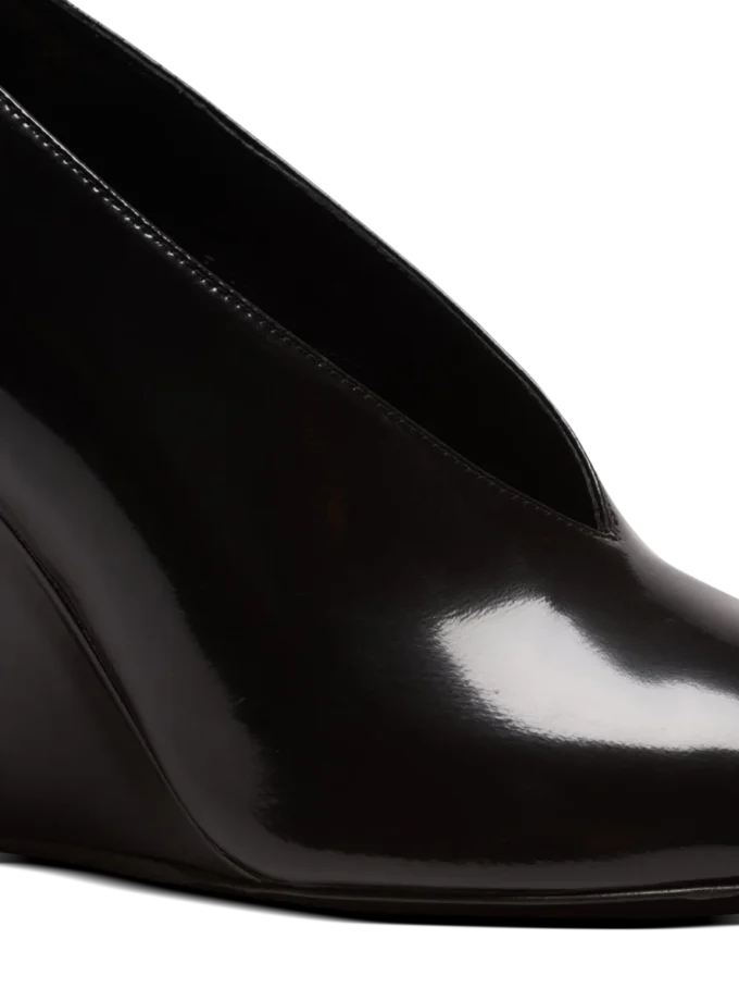 Décolleté con zeppa in pelle di agnello lucida