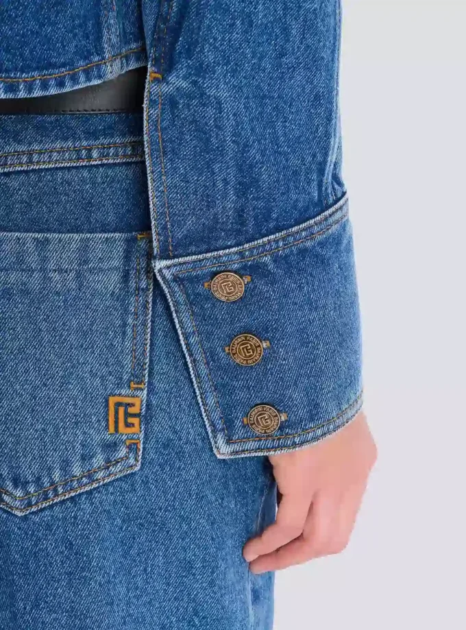 Giacca corta in denim slavato Giacca corta in denim slavato