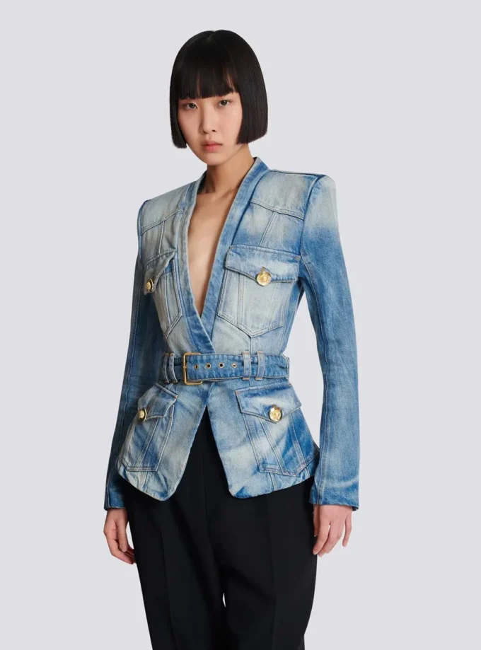 Giacca in denim con cintura e 1 bottone Giacca in denim con cintura e 1 bottone