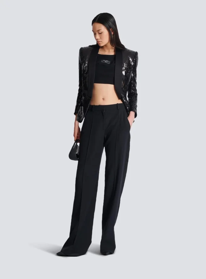Giacca sartoriale in raso glitterato con scollo a V Giacca sartoriale in raso glitterato con scollo a V