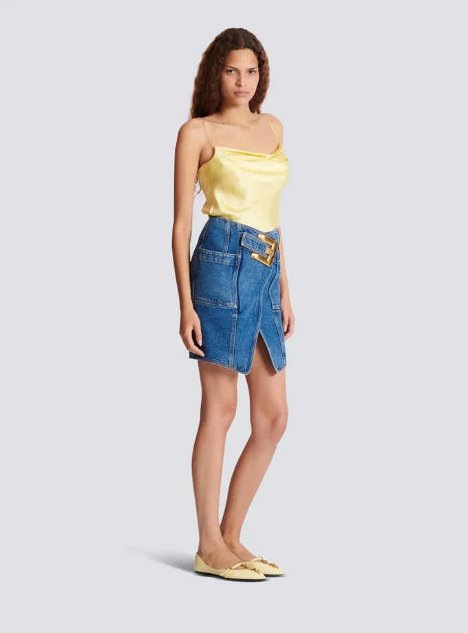 Gonna corta in denim con cintura Gonna corta in denim con cintura