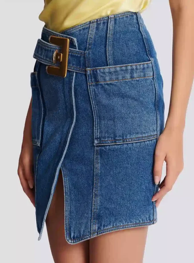 Gonna corta in denim con cintura Gonna corta in denim con cintura
