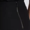 Gonna ricamata con motivi paisley e stelle Gonna ricamata con motivi paisley e stelle