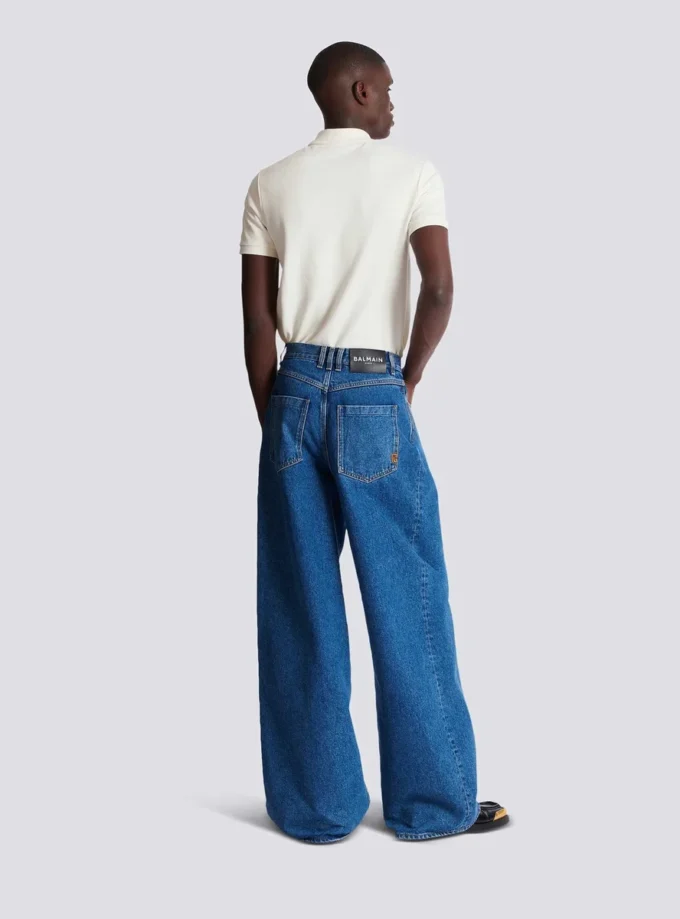 Jeans a gamba larga in denim blu Jeans a gamba larga in denim blu