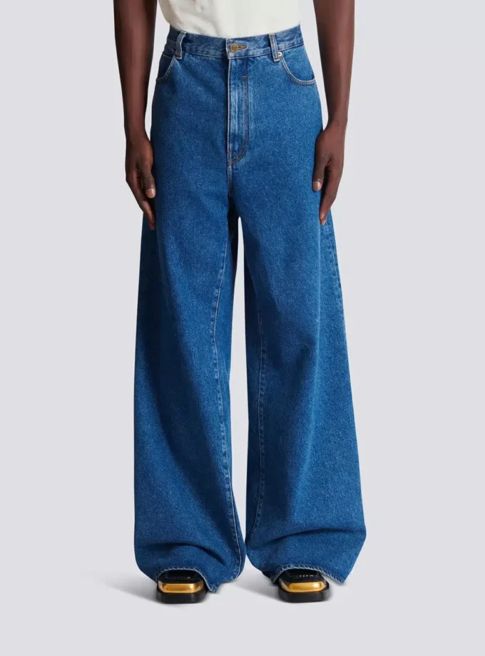 Jeans a gamba larga in denim blu Jeans a gamba larga in denim blu
