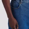 Jeans a gamba larga in denim blu Jeans a gamba larga in denim blu