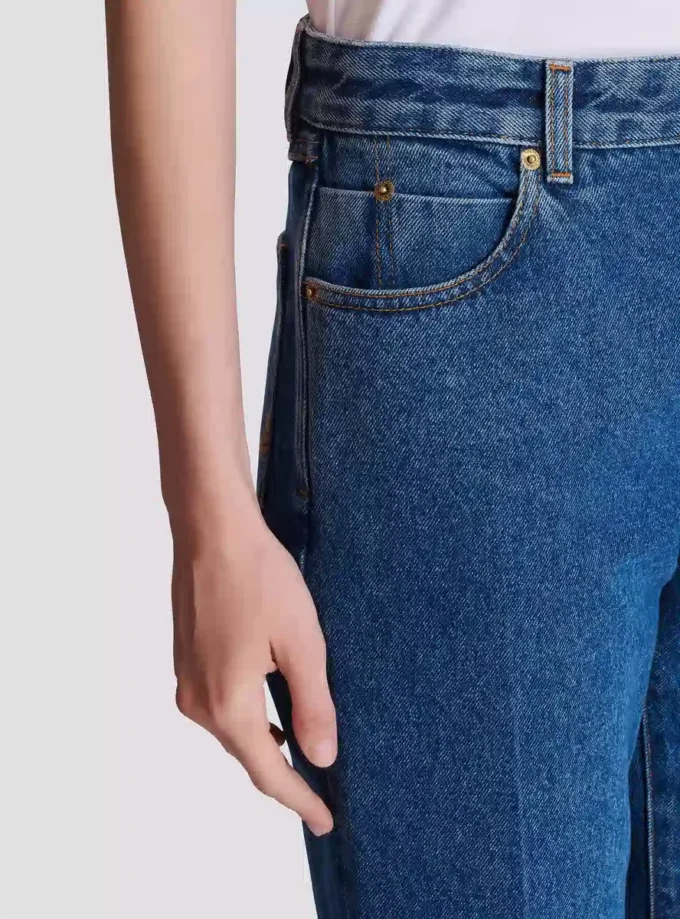 Jeans in denim a gamba dritta Jeans in denim a gamba dritta