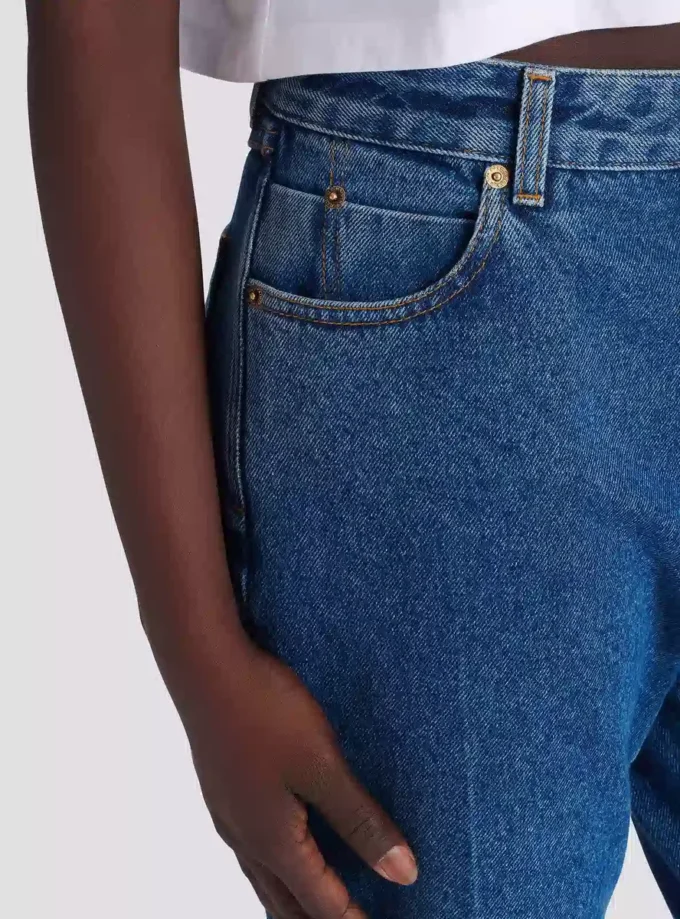Jeans in denim a gamba dritta Jeans in denim a gamba dritta