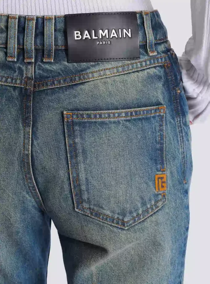 Jeans in denim slavato a gamba dritta
