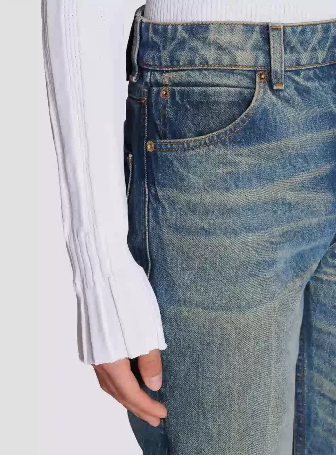 Jeans in denim slavato a gamba dritta
