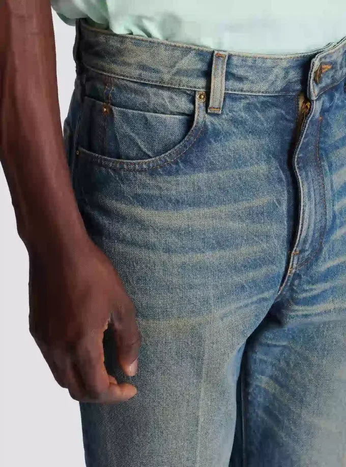 Jeans slim a gamba dritta in denim vintage Jeans slim a gamba dritta in denim vintage