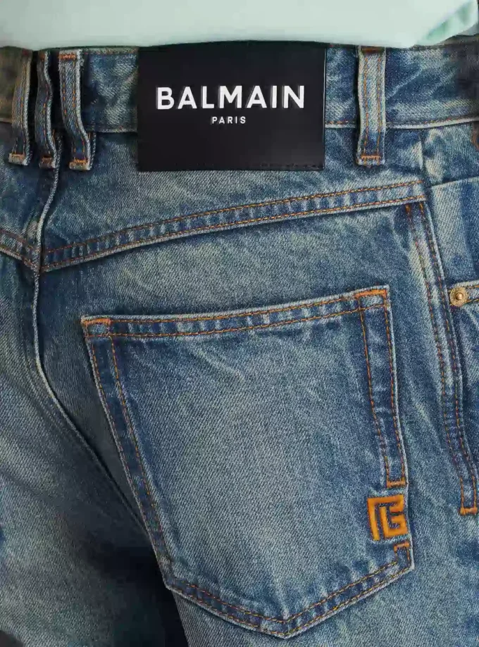 Jeans slim a gamba dritta in denim vintage Jeans slim a gamba dritta in denim vintage